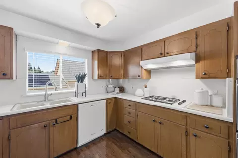 Kitchen - 337 N Eldorado St, San Mateo, CA 94401 photo 2 of 4