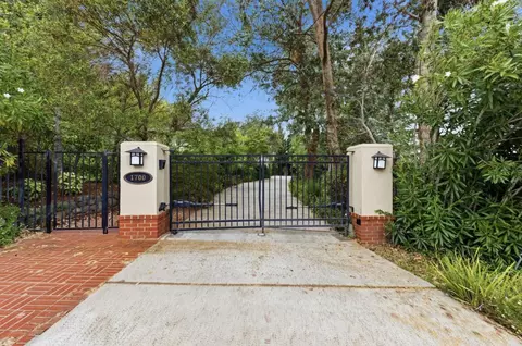 1700 Pine Knoll Dr, Belmont, CA 94002