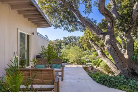 Exterior - 25037 Valley Pl, Carmel, CA 93923 photo 6 of 9