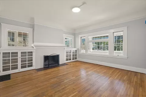 Living - 111 5th St, Gilroy, CA 95020 photo 2 of 4