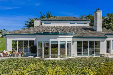 Exterior - 17 Ashdown Pl, Half Moon Bay, CA 94019 photo 3 of 4