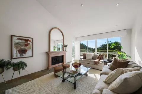 Living - 17 Ashdown Pl, Half Moon Bay, CA 94019 photo 1 of 8