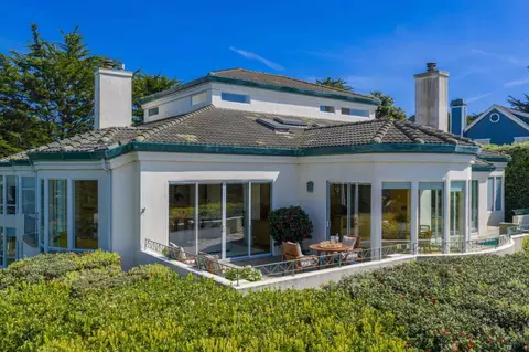 Exterior - 17 Ashdown Pl, Half Moon Bay, CA 94019 photo 4 of 4