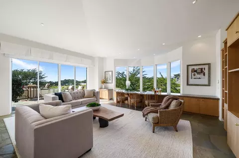 Living - 17 Ashdown Pl, Half Moon Bay, CA 94019 photo 3 of 8