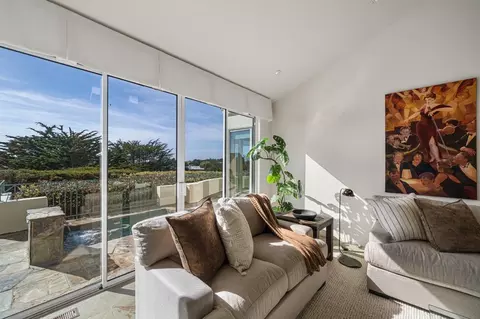 Living - 17 Ashdown Pl, Half Moon Bay, CA 94019 photo 2 of 8