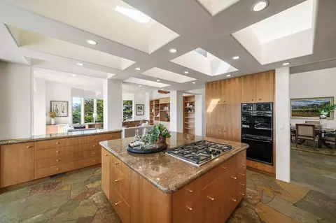 Kitchen - 17 Ashdown Pl, Half Moon Bay, CA 94019 photo 2 of 3