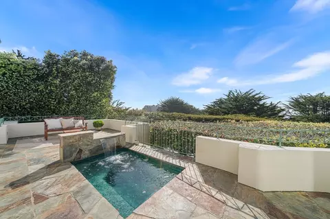 Exterior - 17 Ashdown Pl, Half Moon Bay, CA 94019 photo 2 of 4