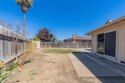 Exterior - 611 Argentine Dr, Salinas, CA 93905 photo 6 of 7