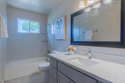 Bath - 611 Argentine Dr, Salinas, CA 93905 photo 3 of 3
