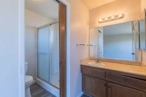 Bath - 611 Argentine Dr, Salinas, CA 93905 photo 1 of 3