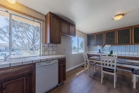 Kitchen - 611 Argentine Dr, Salinas, CA 93905 photo 4 of 4