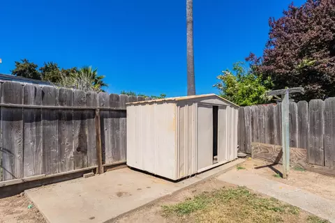 Exterior - 611 Argentine Dr, Salinas, CA 93905 photo 5 of 7