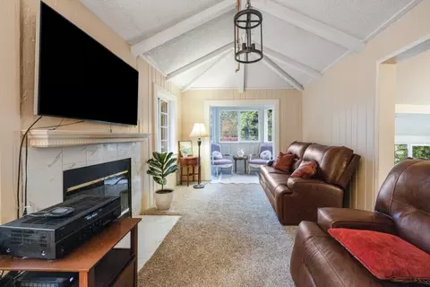 Living - 18171 Berta Canyon Rd, Salinas, CA 93907 photo 2 of 2
