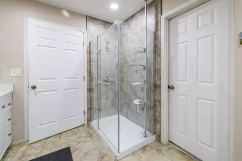 Bath - 18171 Berta Canyon Rd, Salinas, CA 93907 photo 4 of 4
