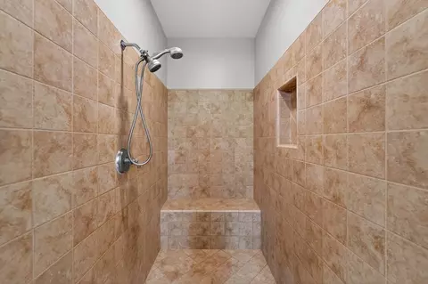 Bath - 7532 Strath Pl, Gilroy, CA 95020 photo 4 of 4
