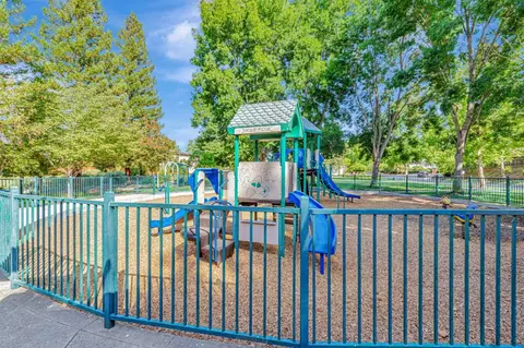 View/Area - 7532 Strath Pl, Gilroy, CA 95020 photo 7 of 9