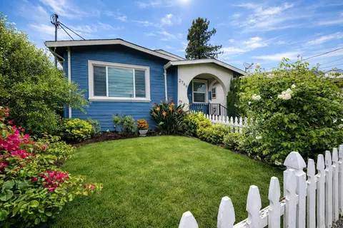 2749 Parker Ave, Oakland, CA 94605