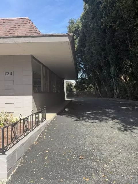 2211 Park Blvd, Palo Alto, CA 94306