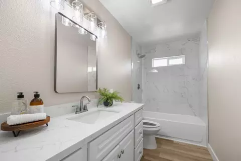 Bath - 116 Enos Dr, Salinas, CA 93908 photo 1 of 3