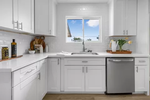 Kitchen - 116 Enos Dr, Salinas, CA 93908 photo 2 of 3