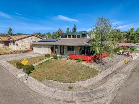 912 19th St, Lakeport, CA 95453