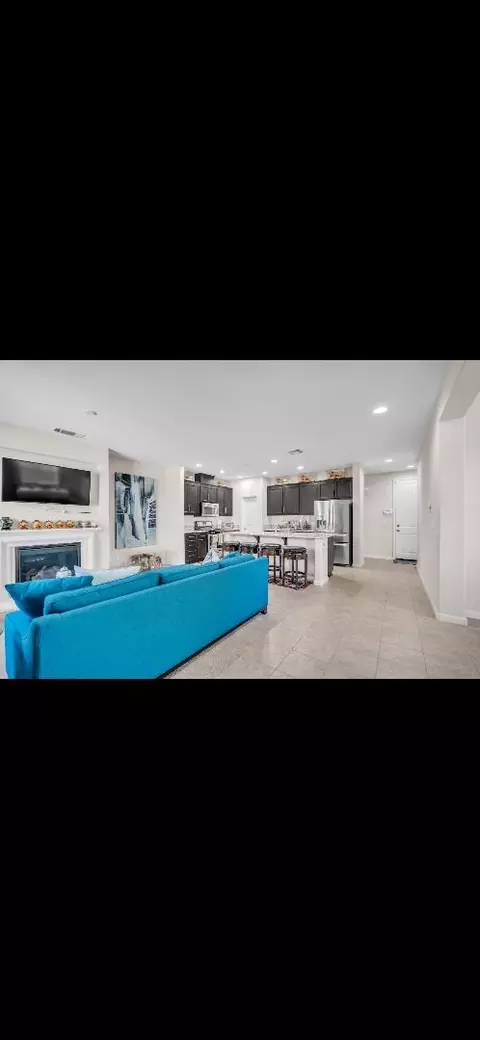 Entry Way - 2256 Dorset Ln, Fairfield, CA 94533 photo 9 of 9