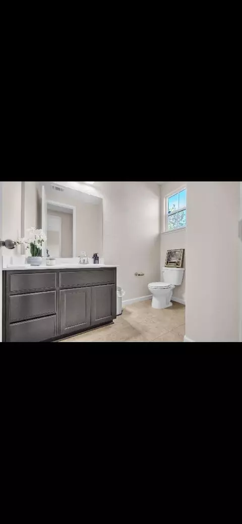 Bath - 2256 Dorset Ln, Fairfield, CA 94533 photo 3 of 3