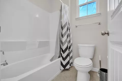 Bath - 2256 Dorset Ln, Fairfield, CA 94533 photo 2 of 3