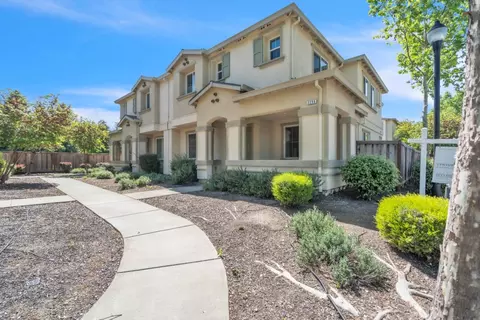 Exterior - 2256 Dorset Ln, Fairfield, CA 94533 photo 1 of 2