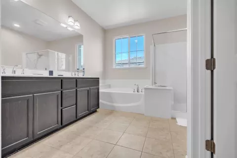 Entry Way - 2256 Dorset Ln, Fairfield, CA 94533 photo 6 of 9
