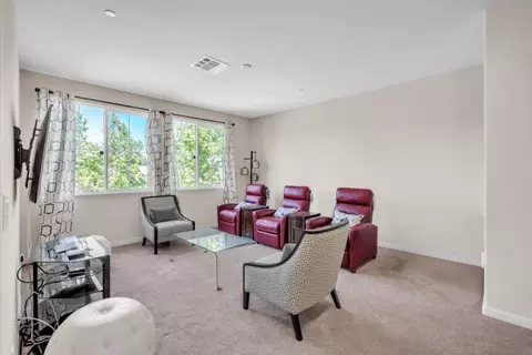Living - 2256 Dorset Ln, Fairfield, CA 94533 photo 1 of 2