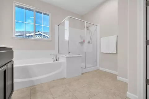 Bath - 2256 Dorset Ln, Fairfield, CA 94533 photo 1 of 3