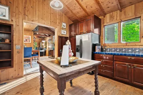 Kitchen - 15101 Two Bar Rd, Boulder Creek, CA 95006 photo 6 of 8