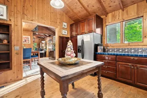 Kitchen - 15101 Two Bar Rd, Boulder Creek, CA 95006 photo 7 of 8