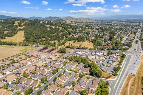 View/Area - 1540 Rosette Way, Gilroy, CA 95020 photo 11 of 12