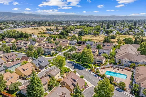View/Area - 1540 Rosette Way, Gilroy, CA 95020 photo 9 of 12