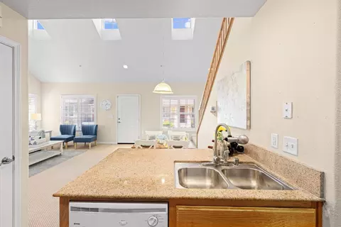 Kitchen - 1540 Rosette Way, Gilroy, CA 95020 photo 5 of 5
