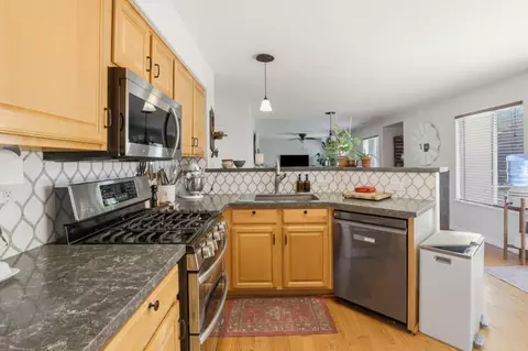 Kitchen - 9610 Eagle Vw, Gilroy, CA 95020 photo 4 of 5