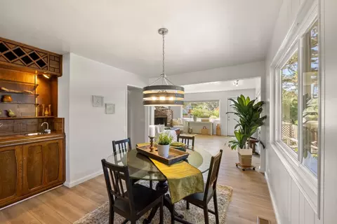 922 Maple St, Pacific Grove, CA 93950