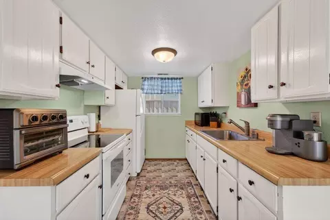 Kitchen - 517 Tuttle Ave, Watsonville, CA 95076 photo 1 of 3