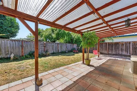 Exterior - 517 Tuttle Ave, Watsonville, CA 95076 photo 5 of 8