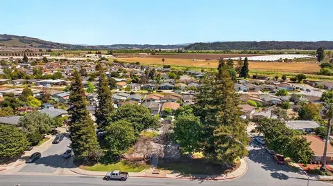 View/Area - 517 Tuttle Ave, Watsonville, CA 95076 photo 4 of 5