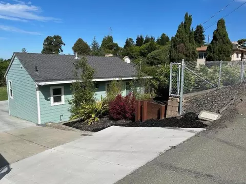 5025 Hilltop Dr, El Sobrante, CA 94803