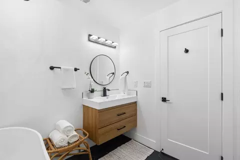 Bath - 610 Nestora Ave, Aptos, CA 95003 photo 5 of 6
