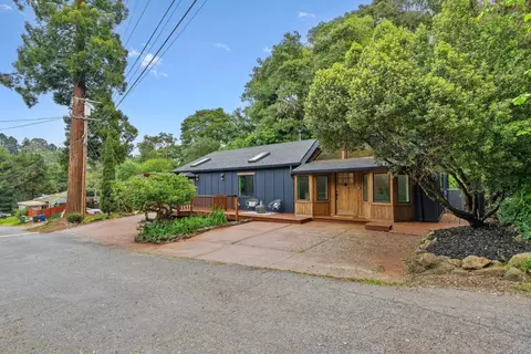 Exterior - 610 Nestora Ave, Aptos, CA 95003 photo 2 of 9