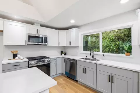 Kitchen - 610 Nestora Ave, Aptos, CA 95003 photo 3 of 5