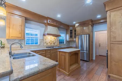 Kitchen - 967 Hancock St, Salinas, CA 93906 photo 2 of 5