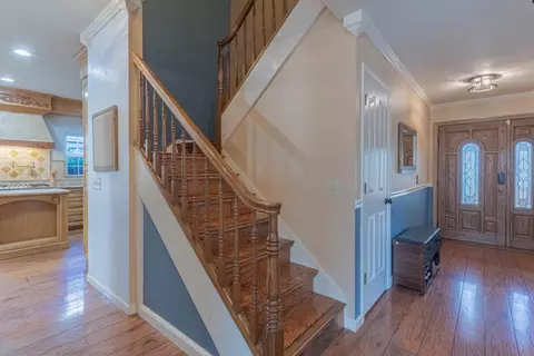 Entry Way - 967 Hancock St, Salinas, CA 93906 photo 4 of 6