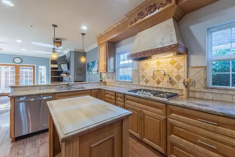 Kitchen - 967 Hancock St, Salinas, CA 93906 photo 4 of 5
