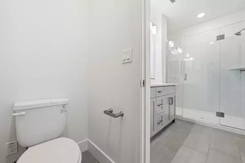 Bath - 323 Alviso Ter, Sunnyvale, CA 94085 photo 3 of 4